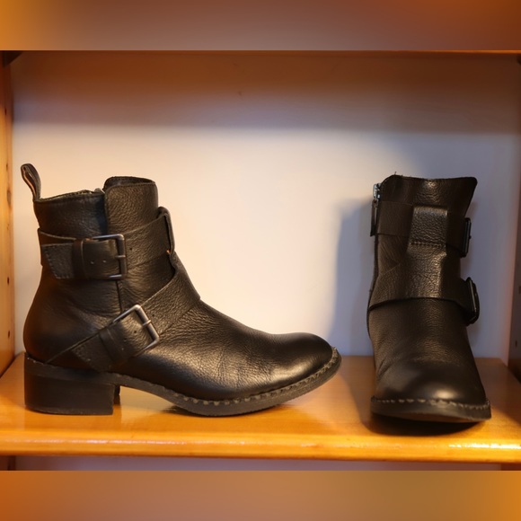 Gentle Souls by Kenneth Cole “Best of Moto” Black Leather Boot | Size 7.5M - Picture 3 of 13